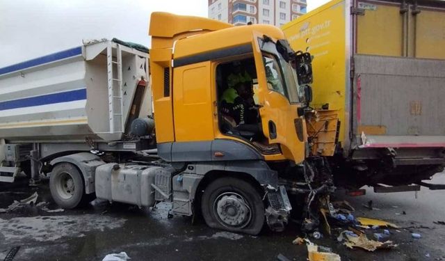Kayseri'de zincirleme trafik kazası: 6 yaralı