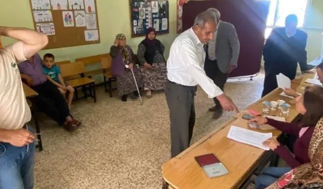 Reyhanlı'da vatandaşlar sandık başına gitti: 780 seçmen oy kullandı