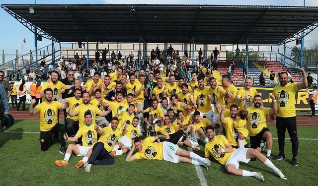 Aliağa Futbol namağlup şampiyon