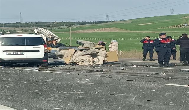 Kaza sonrası aracından inen sürücü, otomobilin çarpması sonucu öldü
