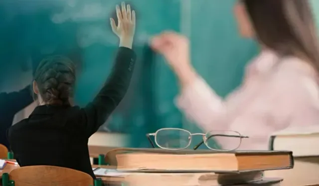 Öğretmenlerin Mazerete Bağlı Yer Değiştirme Başvuruları 14 Ocak'ta Başlıyor