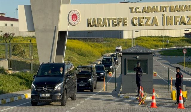 Özgür Özel, Murat Ongun'u ziyaret etti