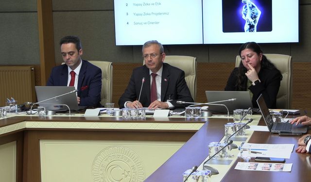 Servet Gül: Yapay Zeka Hiçbir Zaman Otomatikman Karar Verici Değildir