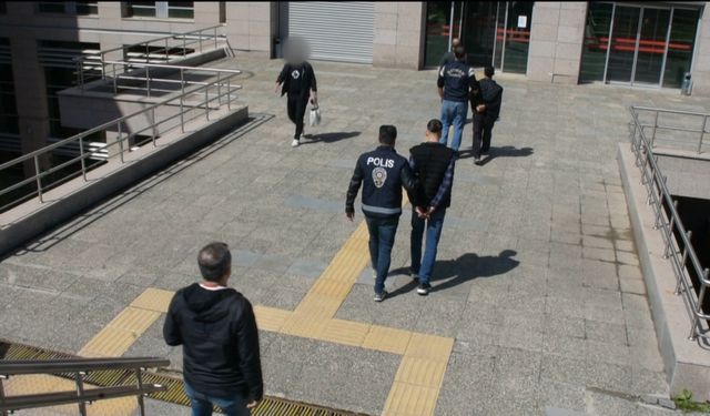 'Yan bakma' Kavgasında 3 Tutuklama