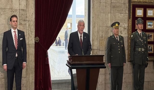 Dervişoğlu, Gençlerle Birlikte Anıtkabir'i Ziyaret Etti