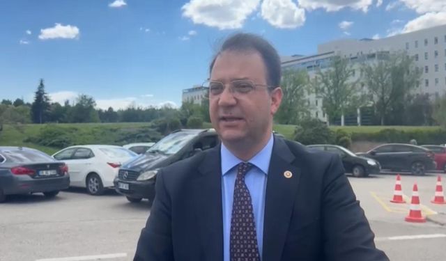 CHP'li İnan Akgün Alp, TBMM'ye Skuter İle Geldi
