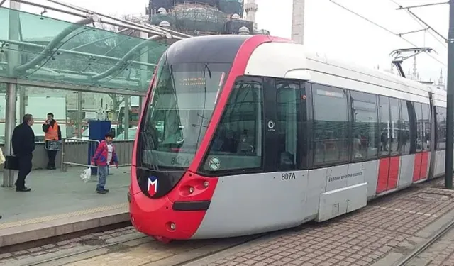 İstanbul'da tramvay hattında arıza meydan geldi!