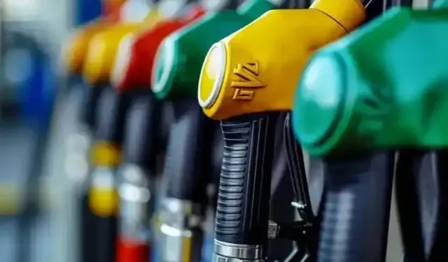 Akaryakıta zam! Tabela gece yarısı değişti