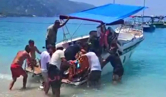 Havada korku dolu anlar! Paraşüt denize düştü