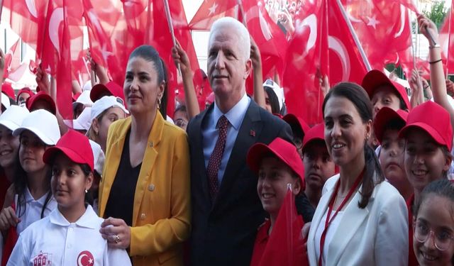 Vali Gül, 'Enstrümansız Okul Kalmasın Şenliği'ne katıldı