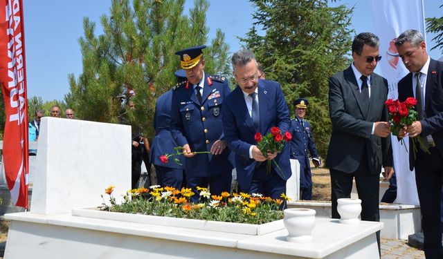 15 Temmuz şehidi polis memuru Dalgıç, mezarı başında anıldı