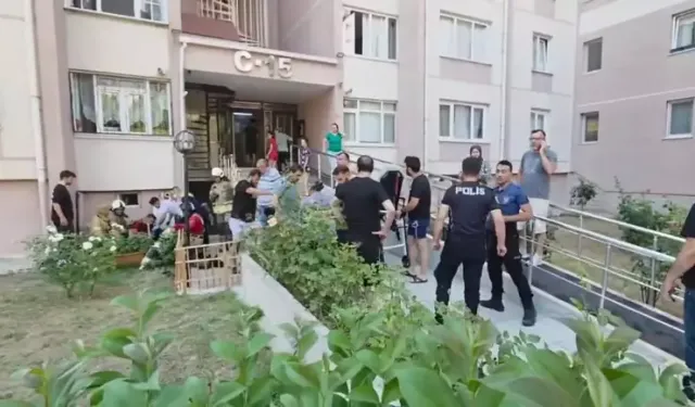Beylikdüzü'nde 15 katlı bina tahliye edildi; bazıları zehirlenme şüphesiyle hastaneye götürüldü