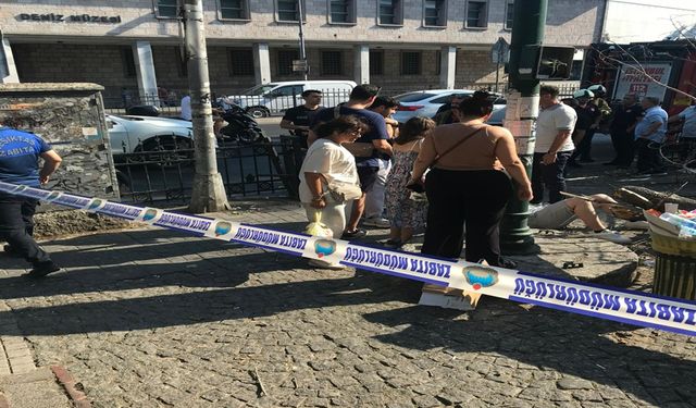 Beşiktaş’ta kaldırımdaki yayaların üzerine ağaç devrildi :3 yaralı