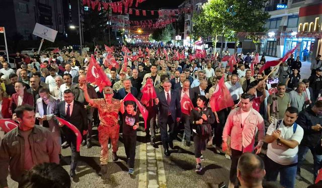 Van'da '15 Temmuz' yürüyüşü