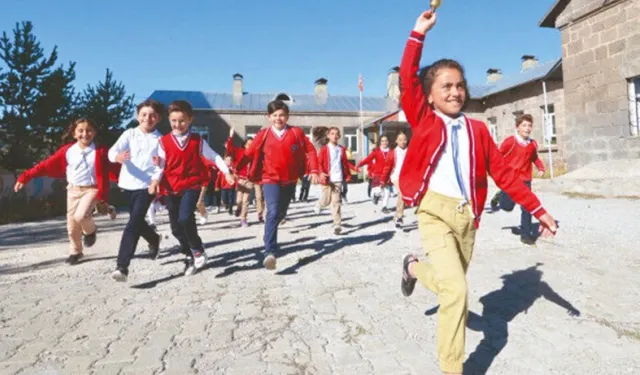 Okul Kıyafeti Değişikliğine Tam Destek: %80 Veli Onayladı!