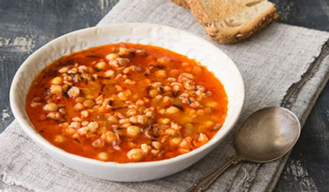 Hızlı Ve Doyurucu Çorbalar: Kış Sofralarına Şifa Sunuyor