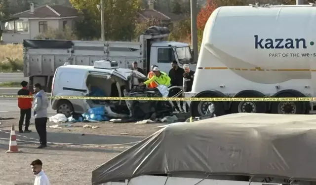Ankara'da Feci Kaza: Tankere Çarpan Otomobilde 3 Kişi Öldü