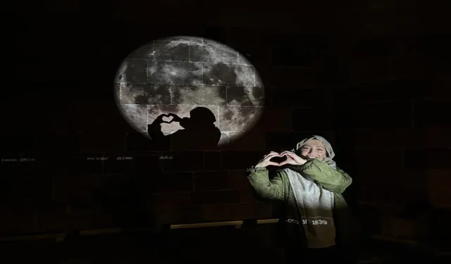 Kunduz Süper Ay gökyüzünü aydınlattı! Vatandaşlar akın etti izleyenler şaşkın kaldı!