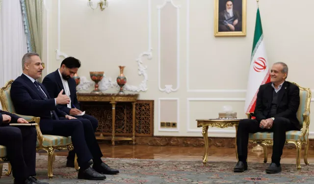 Hakan Fidan, İran Cumhurbaşkanı Pezeşkiyan ile Resmî Görüşme Gerçekleştirdi