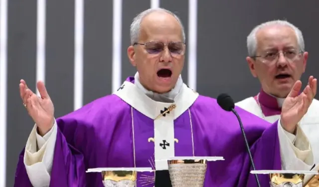 Papa İstanbul'da 4 bin kişilik ayini yönetti! Fener Rum Patrikhanesi'ne ziyaret