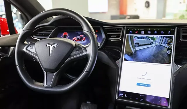 Tesla'nın Robotaksisinde Skandal: Güvenlik Sürücüsü Uyudu