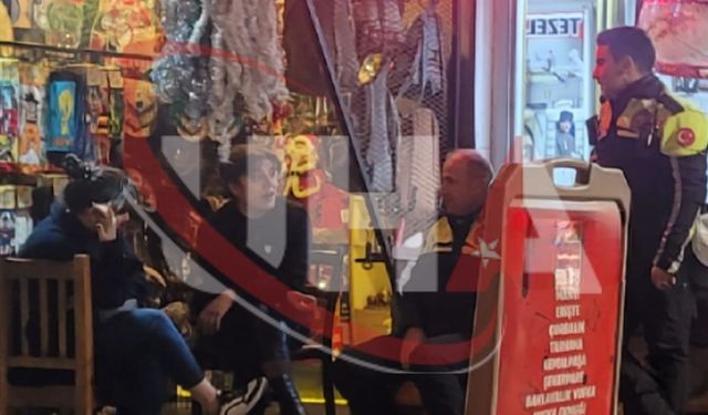 Ankara'da Trafik Polisi Muhabbete Dalıp Trafiği Unuttu