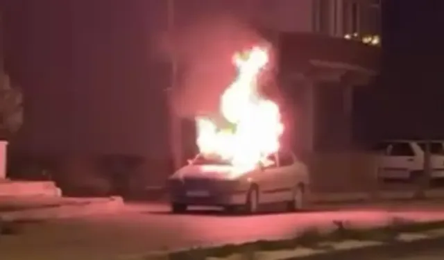 Amasya’da seyir halindeki otomobil alevlere teslim oldu