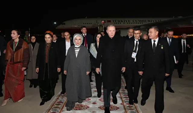 Cumhurbaşkanı Erdoğan Resmî Ziyaret İçin Aşkabat’ta
