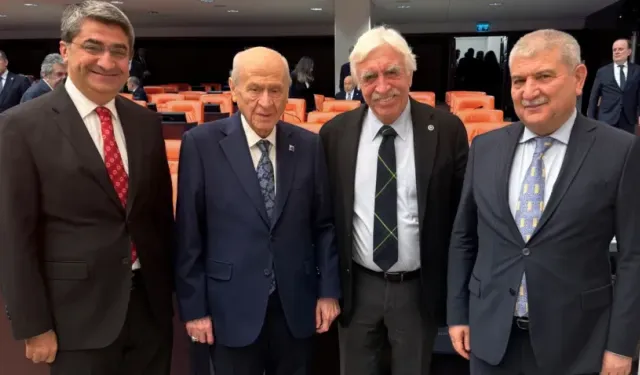 Bahçeli ve DEM Partili isim birlikte fotoğraf verdi! ‘Sürece ilişkin güzel sinyaller var…’
