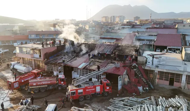 Kereste İşletmesinde Yangın Paniği! Bitlis'te Alevler Kontrol Altında