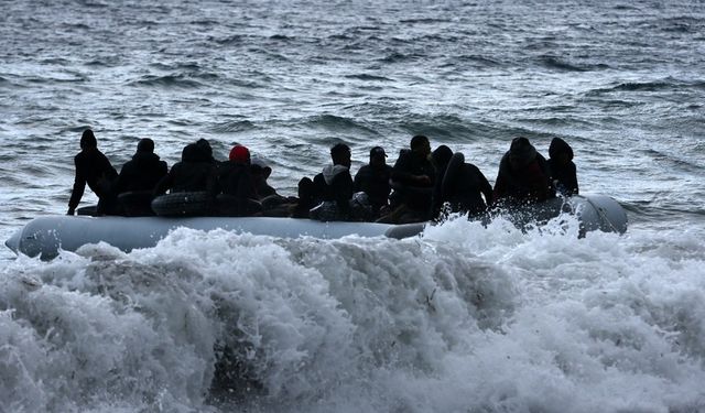 Girit Açıklarında Göçmen Botu Battı: 18 Kişi Hayatını Kaybetti