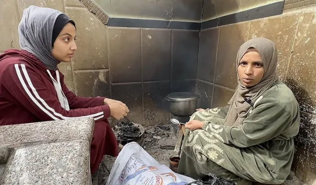 Savaşın Ortasında Nikâh! Gazzeli Kadın Damatsız Evlendi