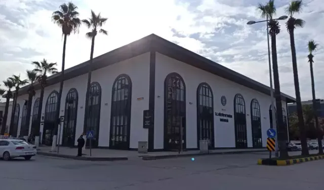 Hatay İskenderun Sahilindeki Yeni Kütüphane Hizmete Açıldı