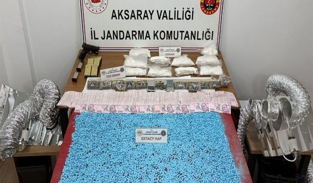 Yılbaşı Öncesi Hollanda’dan Yasaklı Madde Getiren 2 Kişi Tutuklandı