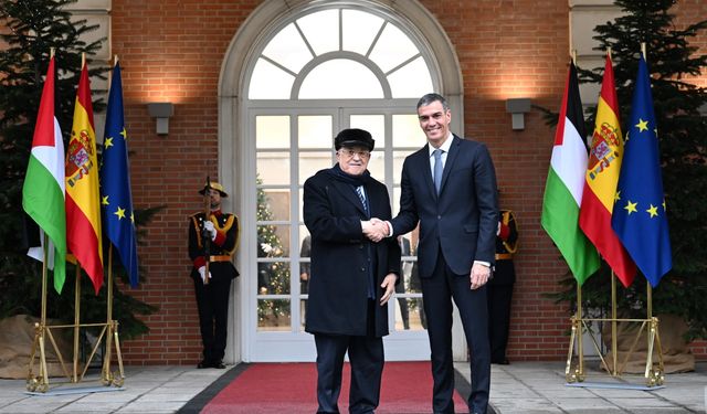 Sanchez İle Abbas, Madrid’de Görüşme Gerçekleştirdi