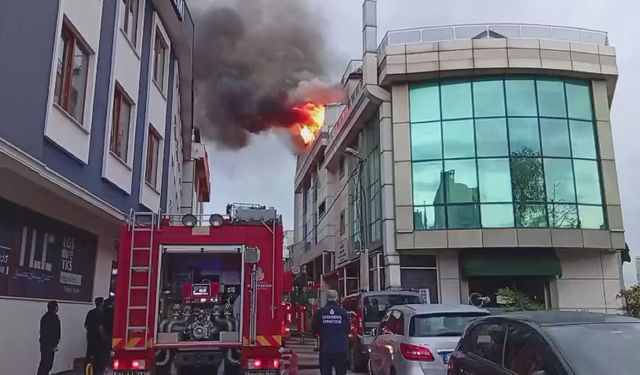 İstanbul Ataşehir’de Otelde Yangın Çıktı : 9 Kişi Kurtarıldı