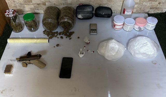 İstanbul 'da 10 Milyon Lira Değerindeki Yasaklı Madde Operasyonda Ele Geçirildi