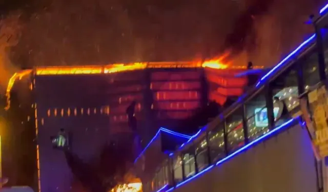 İstanbul Çamlıca’da tarihi İzzet Paşa Köşkü'nde yangın çıktı