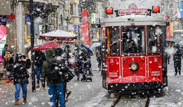 İstanbul'a Kar Geliyor! AKOM Kritik Tarihi Açıkladı