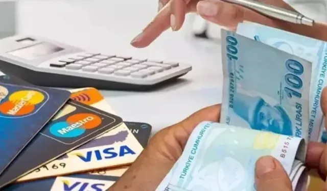 Kredi kartında yeni dönem: Faizler iniyor!