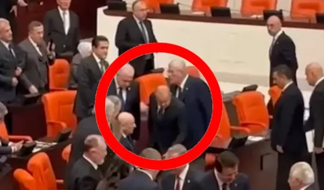 Meclis'te partililer arasında dikkat çeken anlar! Kim tokalaştı, kim kimi es geçti?