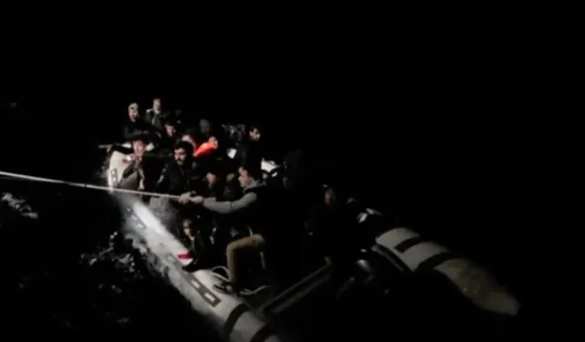 Muğla açıklarında 13'ü çocuk 29 düzensiz göçmen kurtarıldı