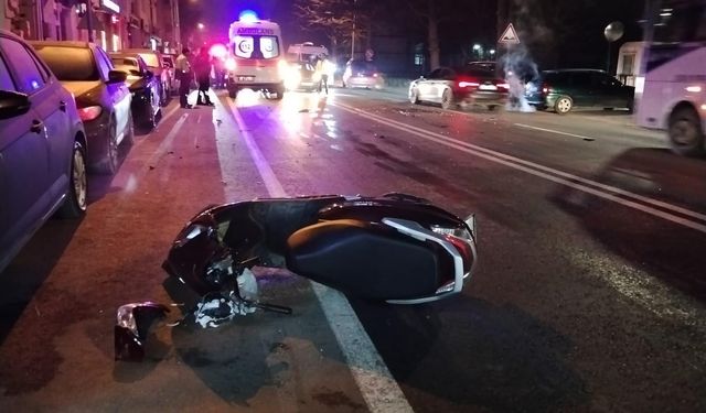 Otomobille Çarpışan Motosiklet Sürücüsü Hayatını Kaybetti