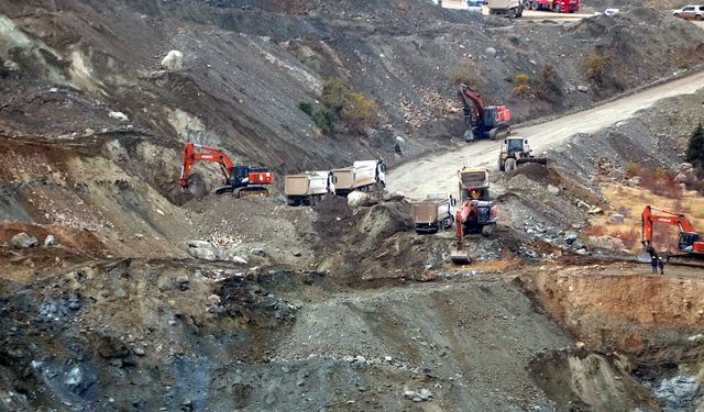 Sivas’ta Göçük Altındaki Şantiye Müdürü 18 Gündür Aranıyor