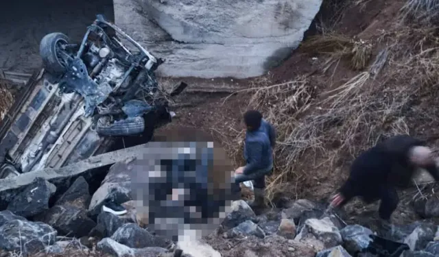 Sivas'ta otomobil menfeze devrildi: 1 ölü, 2 yaralı