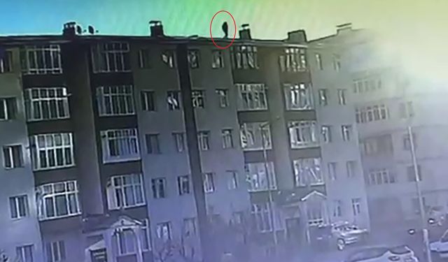 Bacayı Kontrol Ederken Çatıdan Düşen Kişi Öldü