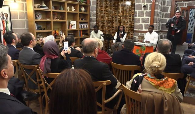 Türkiye’nin Afrika Büyükelçileri, Afrika Kültür Evi’ni Ziyaret Etti