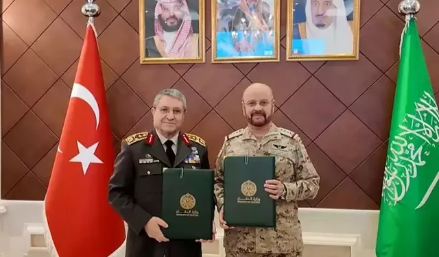 Bayraktaroğlu, Suudi Arabistan’da Üst Düzey Askeri Toplantıya Katıldı