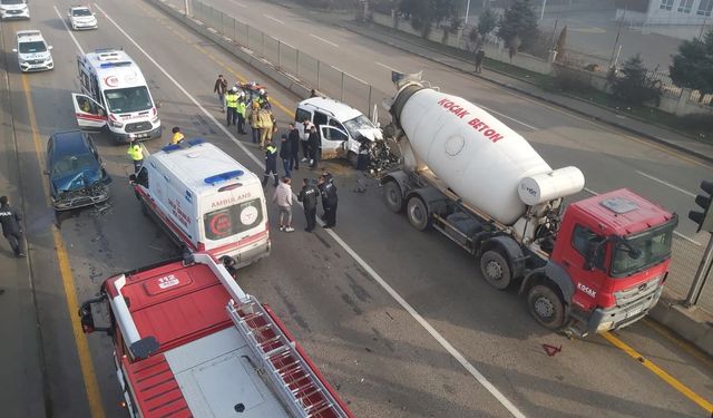 Yoğun Sis Ankara’da Kazalara Yol Açtı: 5 Yaralı