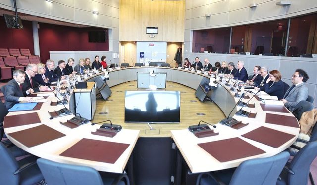 Bolat ve Dombrovskis Arasında Ekonomi Odaklı Görüşme